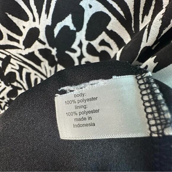 Lane Bryant Sleeves blouse floral black white V-neck sheer overlay plus size - Picture 5 of 8